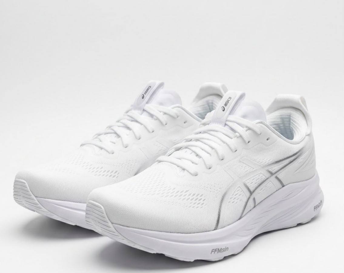 New 🆕 
Asics

40 TO 45 
170 dhs🇦🇪🇦🇪

Zain183
♥️♥️♥️