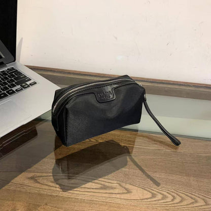 Prada
100 dhs🇦🇪🇦🇪

Zain07
♥️♥️♥️