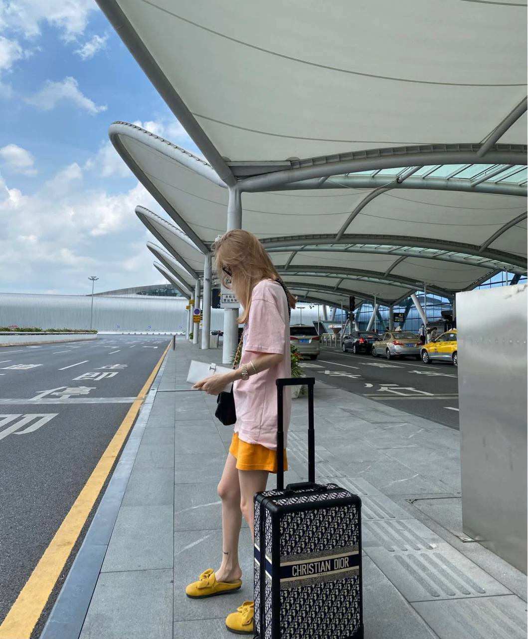 luggage restock high quality with cartoon 
550 dhs✅

Zain295
♥️♥️♥️