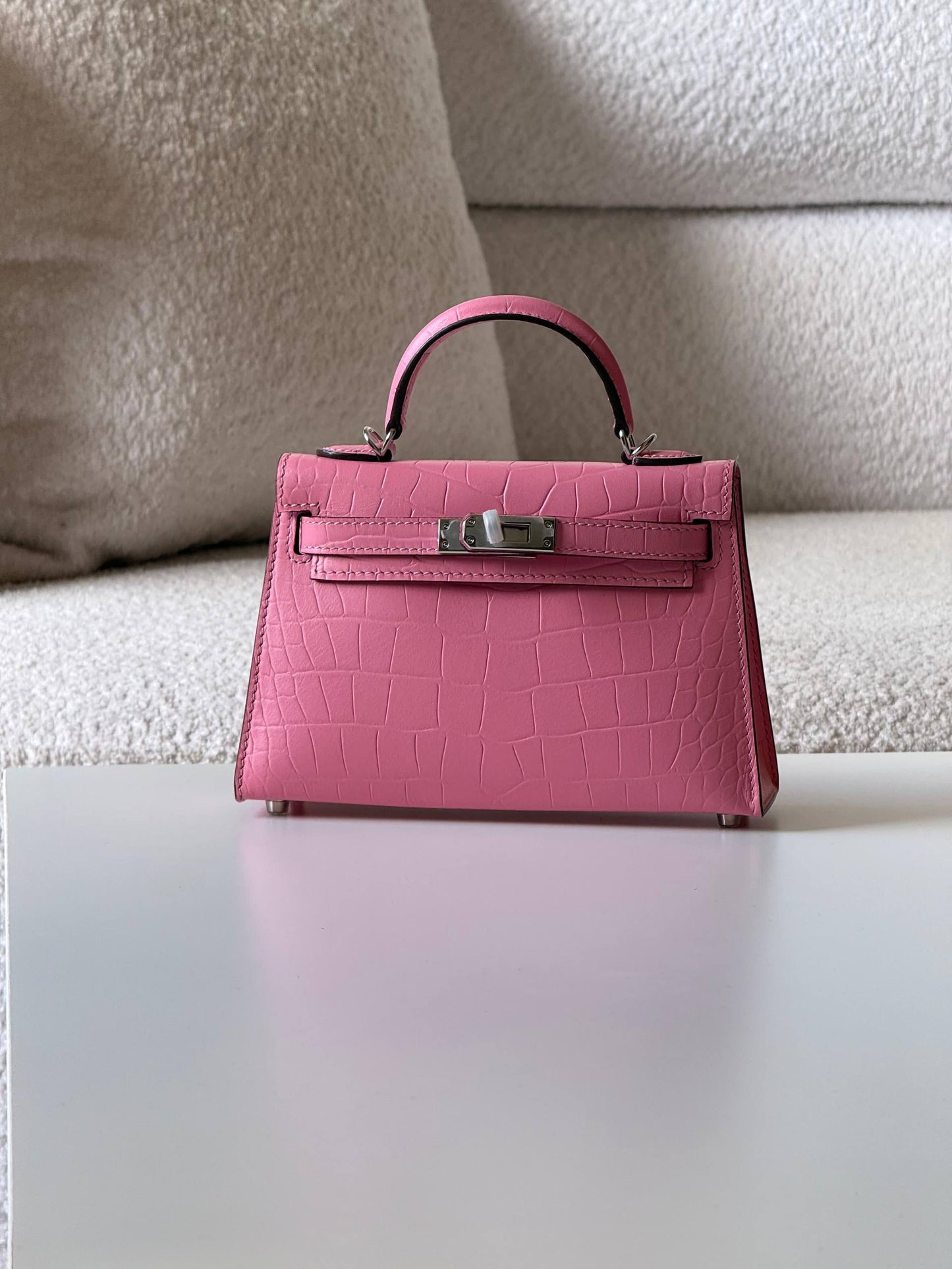 Hermes

minikelly 19cm💕

master quality😍

with box❤️
🎁🎁🎁

550 dhs❣️

Zain52
♥️♥️♥️