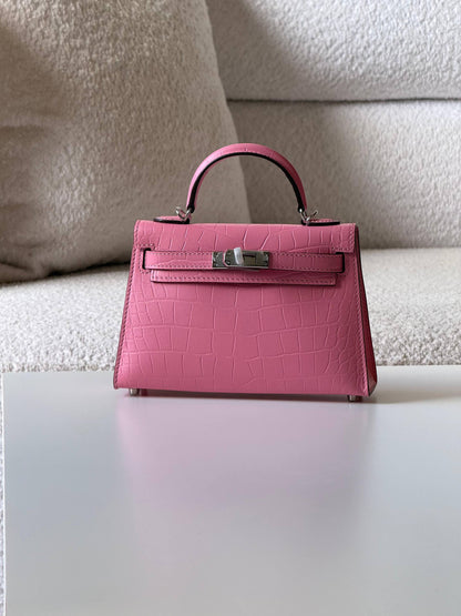 Hermes

minikelly 19cm💕

master quality😍

with box❤️
🎁🎁🎁

550 dhs❣️

Zain52
♥️♥️♥️
