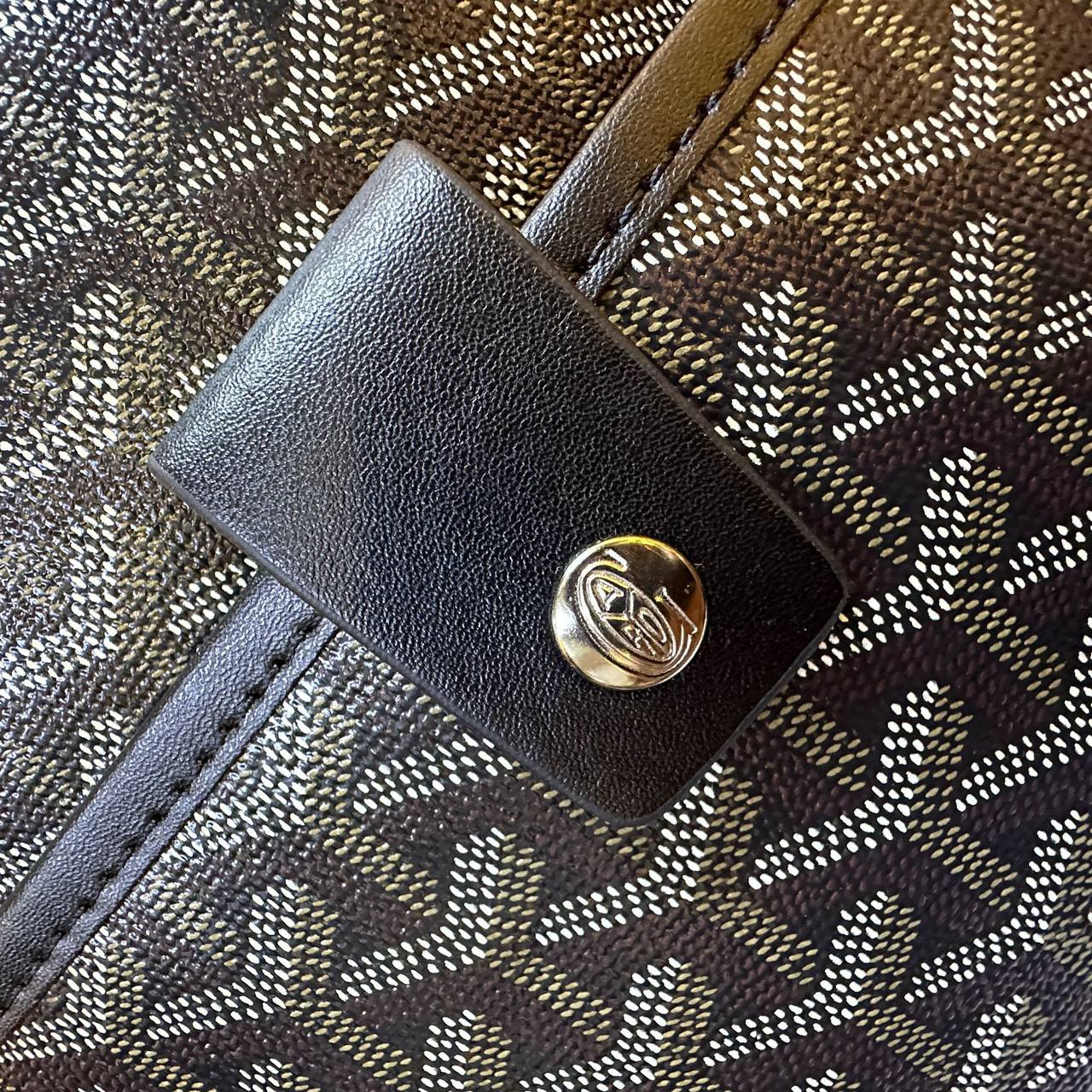 GOYARD 

BACKPACK 

GOOD QUALITY 
120 dhs✅

Zain295
♥️♥️♥️
