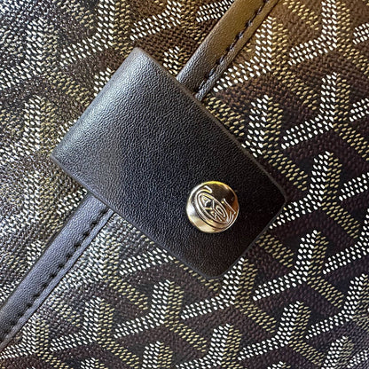 GOYARD 

BACKPACK 

GOOD QUALITY 
120 dhs✅

Zain295
♥️♥️♥️