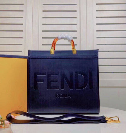 FENDI 
HIGH QUALITY 
130 dhs💓

Zain295
♥️♥️♥️