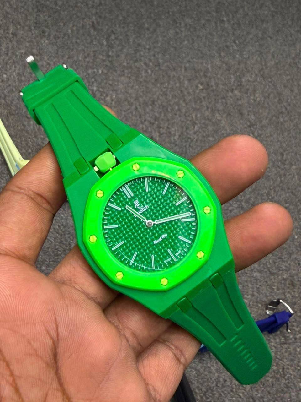 Ap X Swatch
*Watch*
85 dhs💓

Zain29
♥️♥️♥️