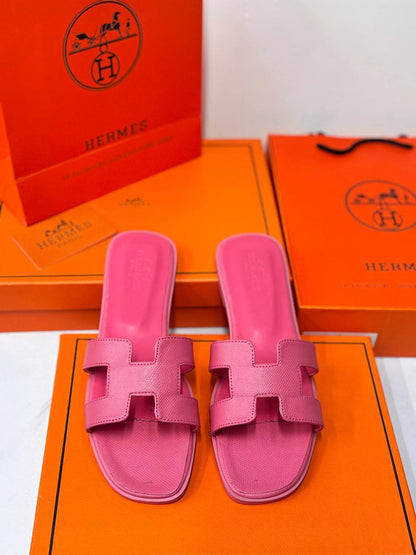 HERMES 
90 dhs✅
Size 36-41

Zain21
♥️♥️♥️