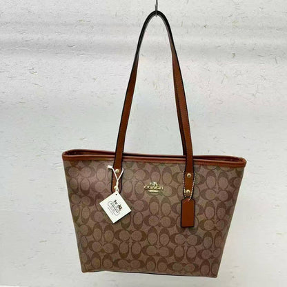 Coach

70 dhs🇦🇪🇦🇪

With zipper

Zain232
♥️♥️♥️