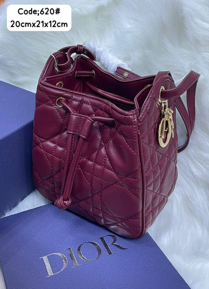 Dior
100 dhs✅ 
with box

Zain72
♥️♥️♥️