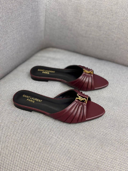 YSL
100 dhs✅
Size 36-42

Zain55
♥️♥️♥️