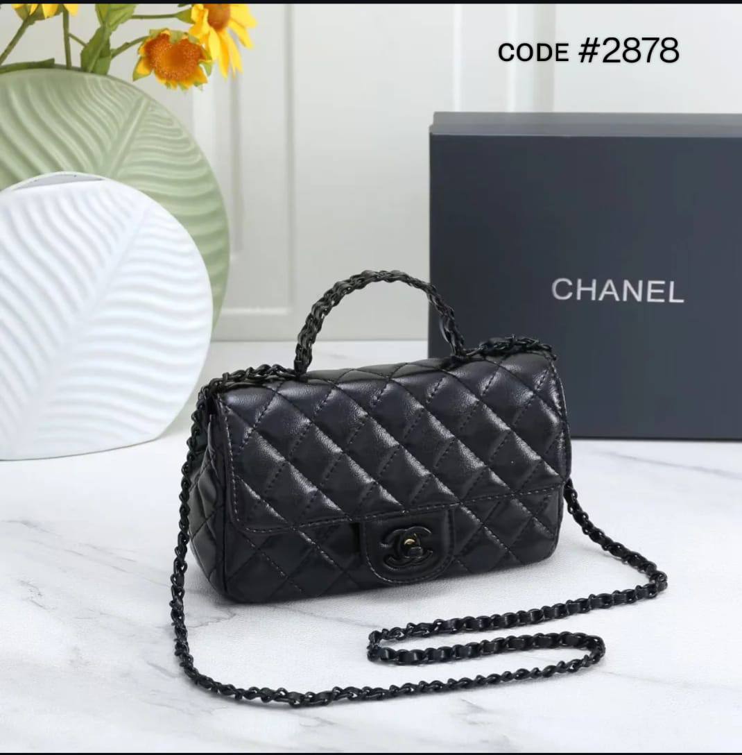 Chanel ᴛᴏᴘ ʜᴀɴᴅʟᴇ
ғᴜʟʟ ᴍᴀᴛᴛᴇ ʟᴇᴀᴛʜᴇʀ
sɪᴢᴇ : 20 cm

ᴡɪᴛʜ  BOX
🎁🎁🎁

85 dhs🪙

Zain31
♥️♥️♥️