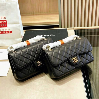 CHANEL
Master🌺🌺
WITH DOUBLE BOX 
240 dhs💓

Zain39
♥️♥️♥️