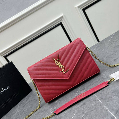 YSL 
GOOD QUALITY 
WITH BOX 
🎁🎁🎁

95 dhs✅

Zain295
♥️♥️♥️