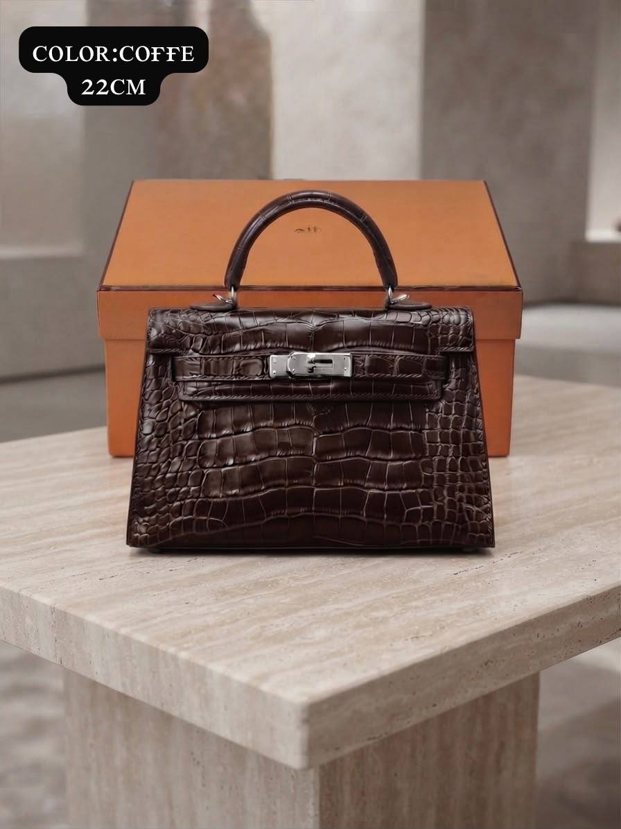 Hermes ᴋᴇʟʟʏ ᴄʀᴏᴄs 
sɪʟᴠᴇʀ ʜᴀʀᴅᴡᴀʀᴇ
ᴡɪᴛʜʙᴏx
Cʀᴏᴄᴏᴅɪʟᴇ ᴅᴇsɪɢɴ
sɪᴢᴇ:𝟐𝟐ᴄᴍ
100 dhs✅

Zain56
♥️♥️♥️