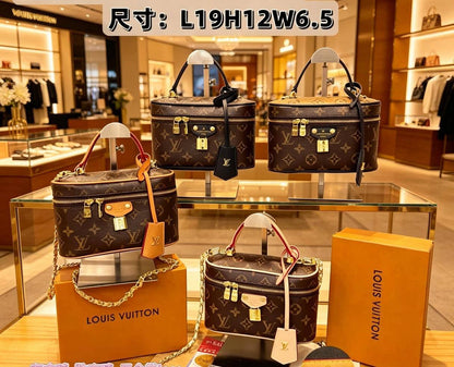 LV
95 dhs🇦🇪🇦🇪
with box

Zain07
♥️♥️♥️