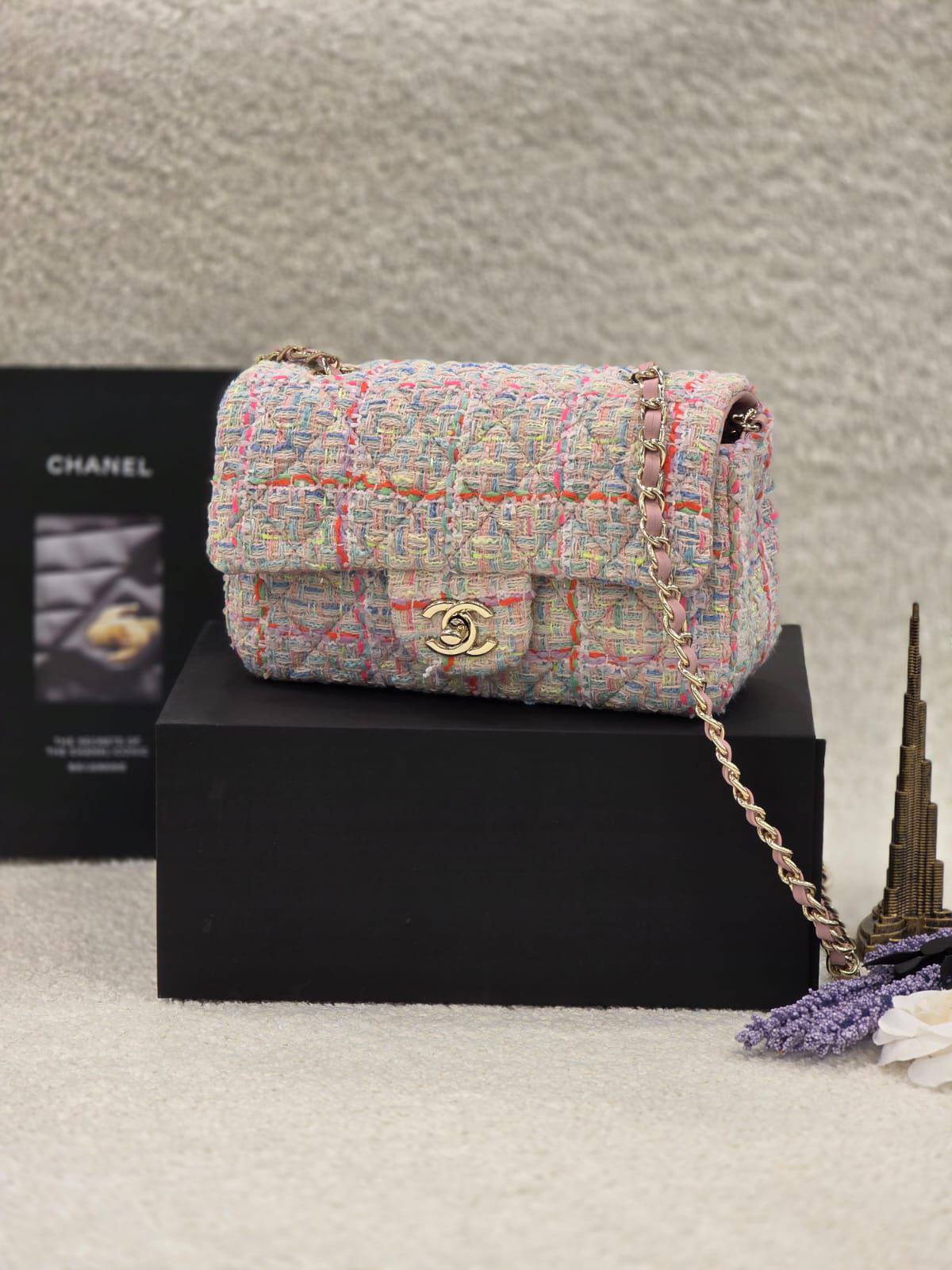 YSL 
Master
         18Cm
230 dhs🌺

Zain131
♥️♥️♥️
Chanel