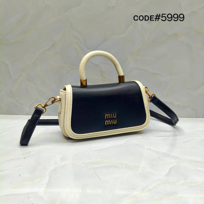 Miu Miu  ᴛᴏᴘ ʜᴀɴᴅ
ᴍᴀᴛᴛᴇ ʟᴇᴀᴛʜᴇʀ ᴍᴀᴛᴇʀɪᴀʟ
ᴡɪᴛʜ ʟᴏɴɢ ʙᴇʟᴛ sᴛʀᴀʟ
sɪᴢᴇ : 20 cm

65 dhs🪙💕

Zain31
♥️♥️♥️