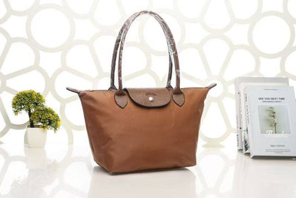 LONGCHAMP BAG 
BIG SIZE 
50 dhs✅
SIZE - *46×18×30 cm

Zain40
♥️♥️♥️