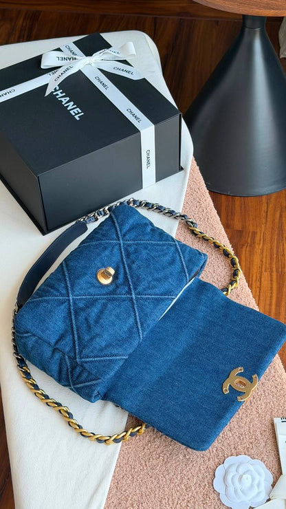 NEW CHANEL Jeans

*SiZe  25 CM*

*✨VIP QUALITY✨*

*with complete packing*🎁
For Price 👇 WhatsApp✅
0568585901 
0507557372
0552275751 Owner Zain 👌

Zain280
♥️♥️♥️