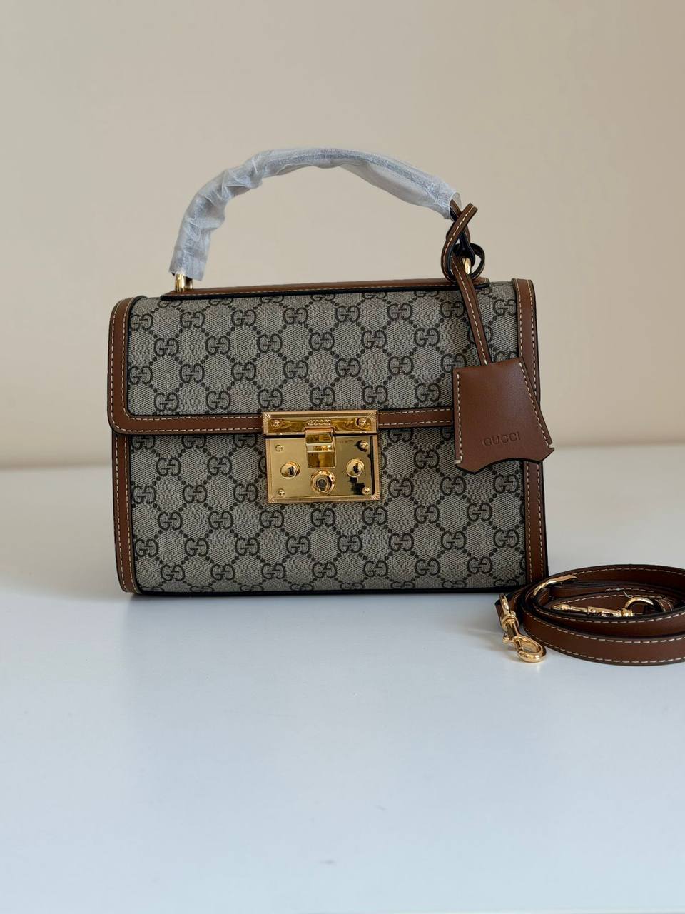 Gucci
Master
260 dhs✅

Zain134
♥️♥️♥️