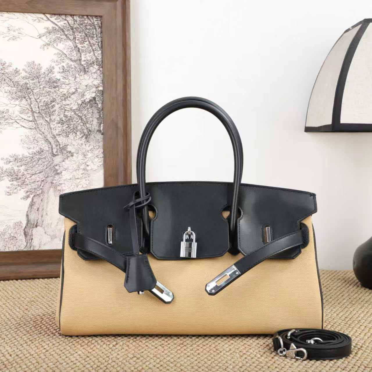 Hermes
130 dhs🗽
👌👌

Zain143
♥️♥️♥️