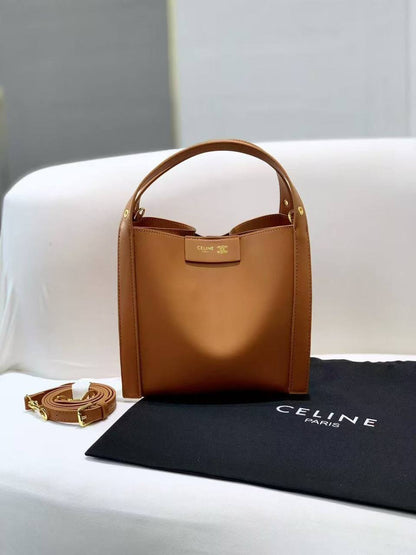 CELINE
SIZE  ……… 24 CM 🥰
95 dhs🇦🇪

Zain244
♥️♥️♥️