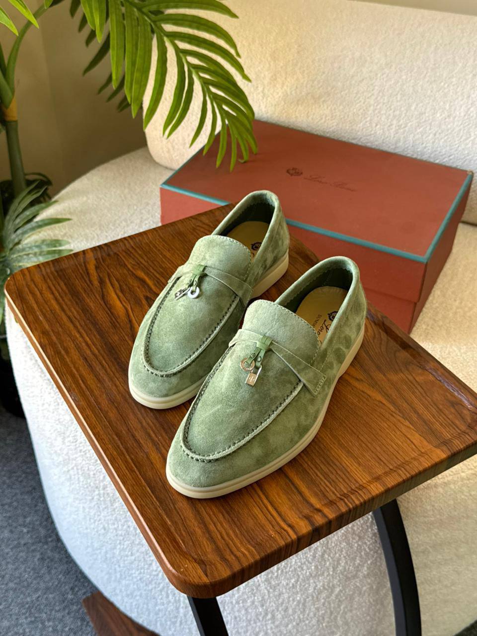 LORA PIANA 
SuperMaster Quality 💯
450 dhs💓
Size:36-41💥

Zain171
♥️♥️♥️
