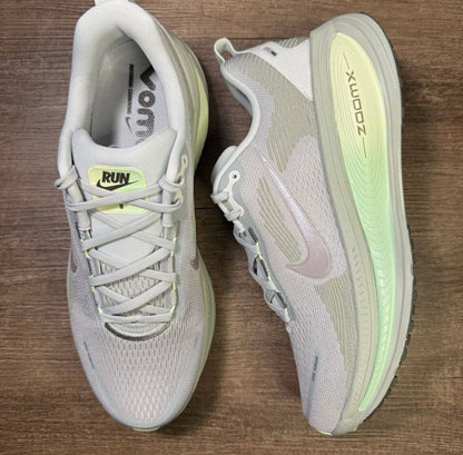 Zoomx
Size 40 TO 45 
130 dhs✅

Zain183
♥️♥️♥️