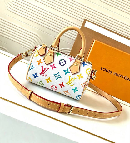 LV SPEEDY MINI SIZE GOOD QUALITY WITH BOX 
100 dhs🇦🇪🇦🇪
Size:16cm

Zain195
♥️♥️♥️