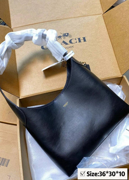Coach

115 dhs✅ 

with box
🎁🎁🎁

Zain46
♥️♥️♥️