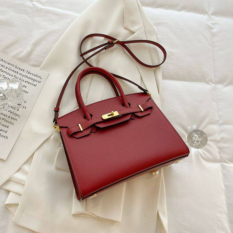 Hermes
Best quality

With box’s
🎁🎁🎁

120 dhs✅
size 25cm

Zain158
♥️♥️♥️