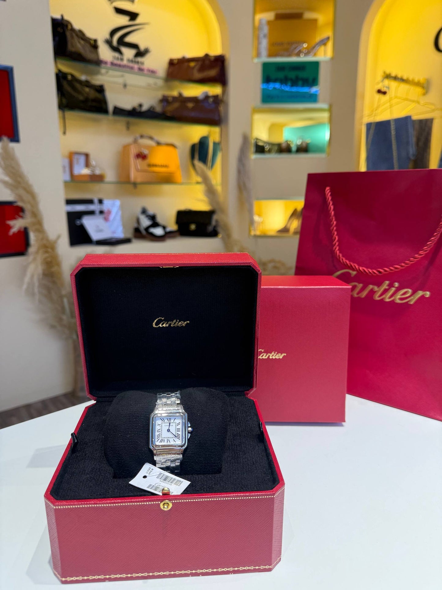 Master Cartier

With box & paper bag

Zaincornerstore

اطلبوها من الوتس المثبت في الأعلى👆🏻👆🏻

تواصلو معنا 👈🏻 Zain 
For order WhatsApp pinned 👆🏻

♥️♥️♥️