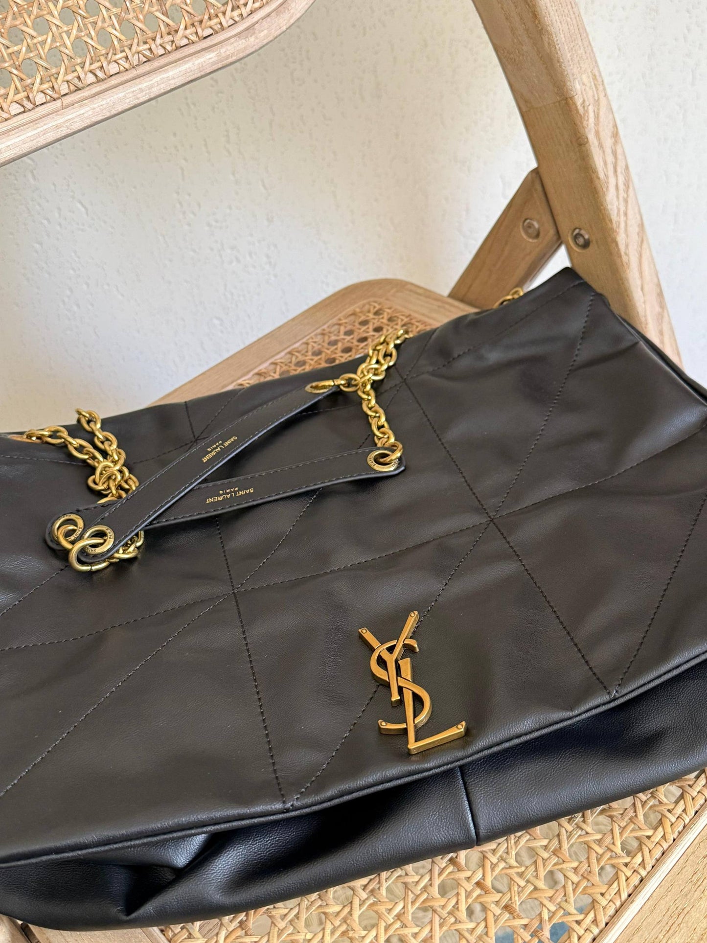 YSL
38cm
320 dhs❣️
Top quality 
With box🎁

Zain167
♥️♥️♥️