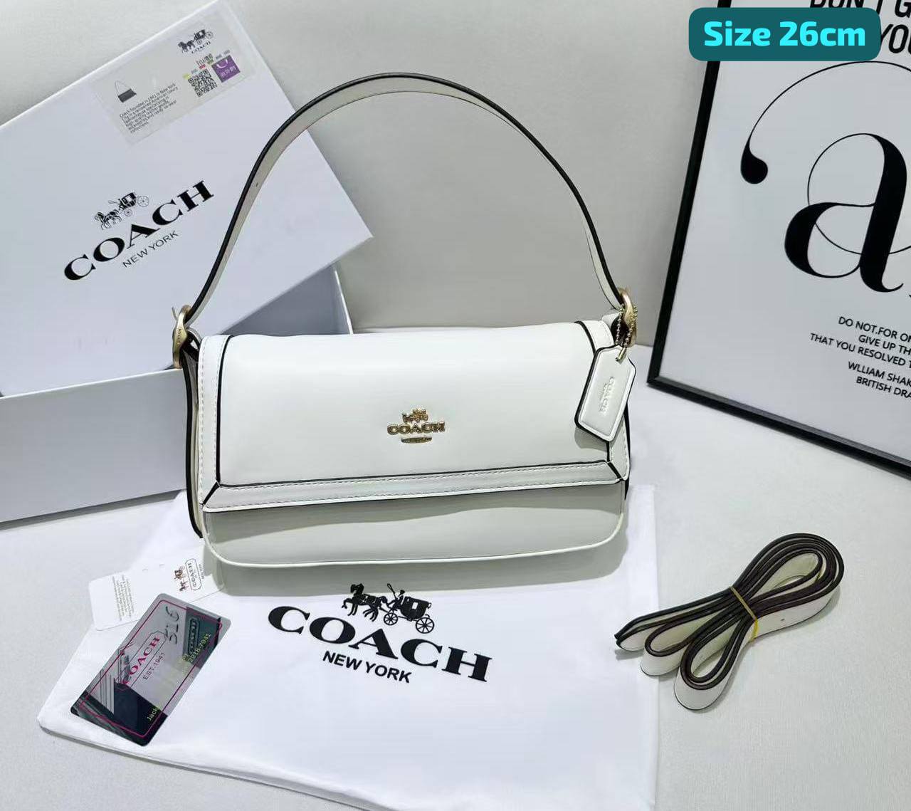 Coach

Good quality 

with boX
🎁🎁🎁

95 dhs❣️

Zain186
♥️♥️♥️