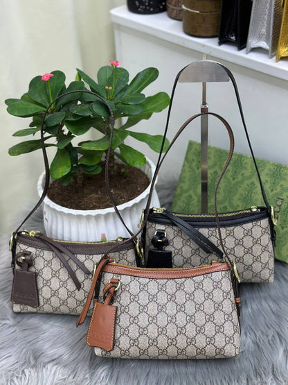GUCCI
SIZE………. 22CM🌷
90 dhs💓
with BOX✅
🎁🎁🎁

Zain244
♥️♥️♥️