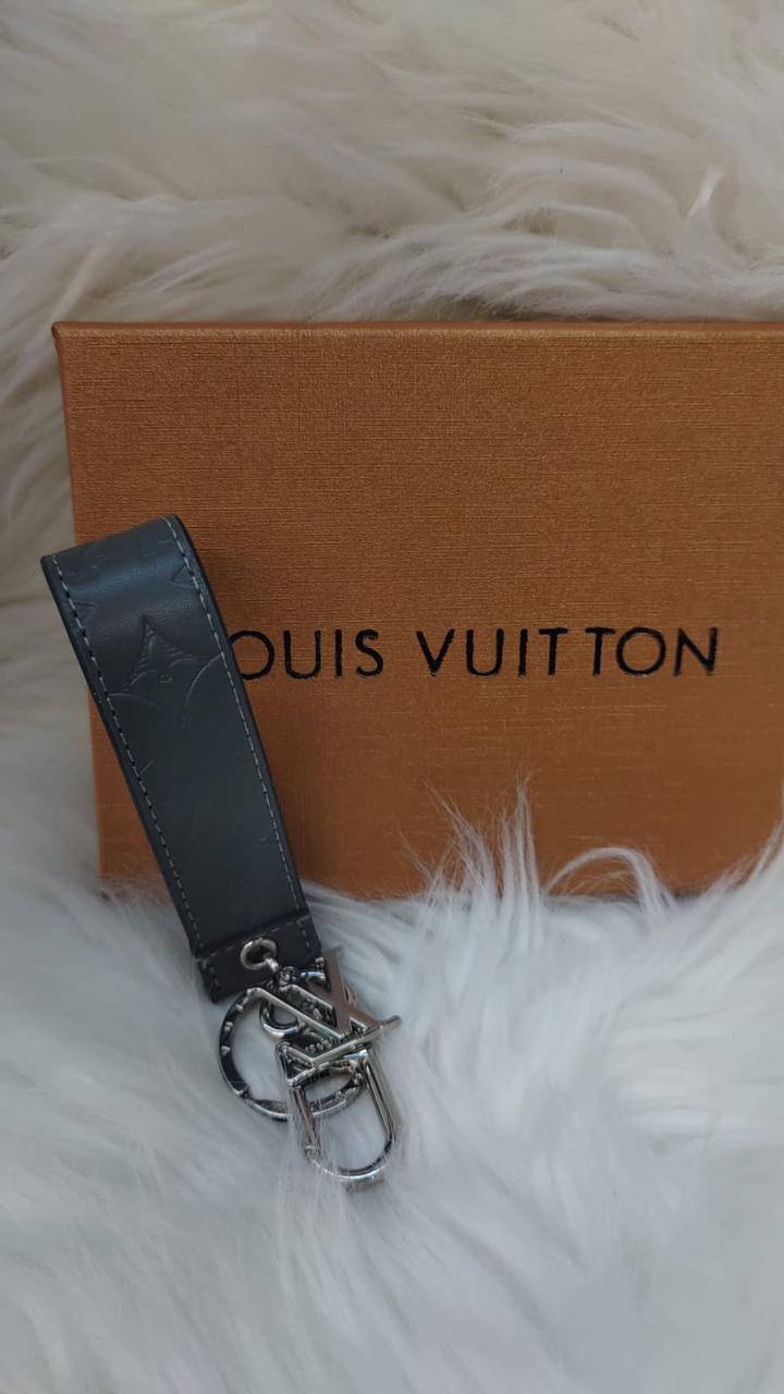 LV key holders & bags charm accessories
All sizes price 
55 dhs✅

Zain88
♥️♥️♥️