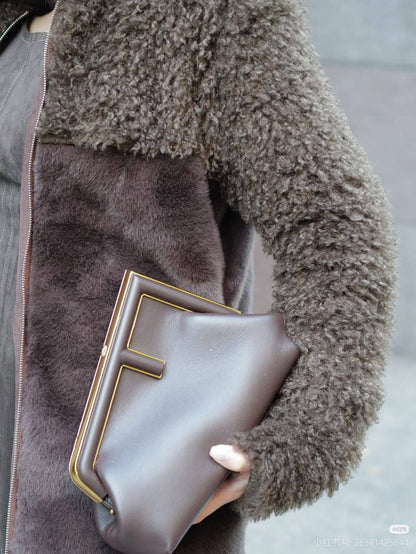 Mixed brands (bags)
Dior
Balenciaga
Lv
Valentino
Chanel
Gucci
Celine
Baguette
Miu Miu

120 dhs🇦🇪🇦🇪

Zain10
♥️♥️♥️