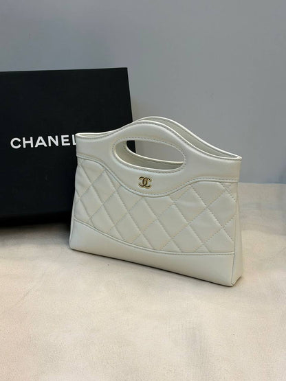Chanel

220 dhs

Zain134
♥️♥️♥️