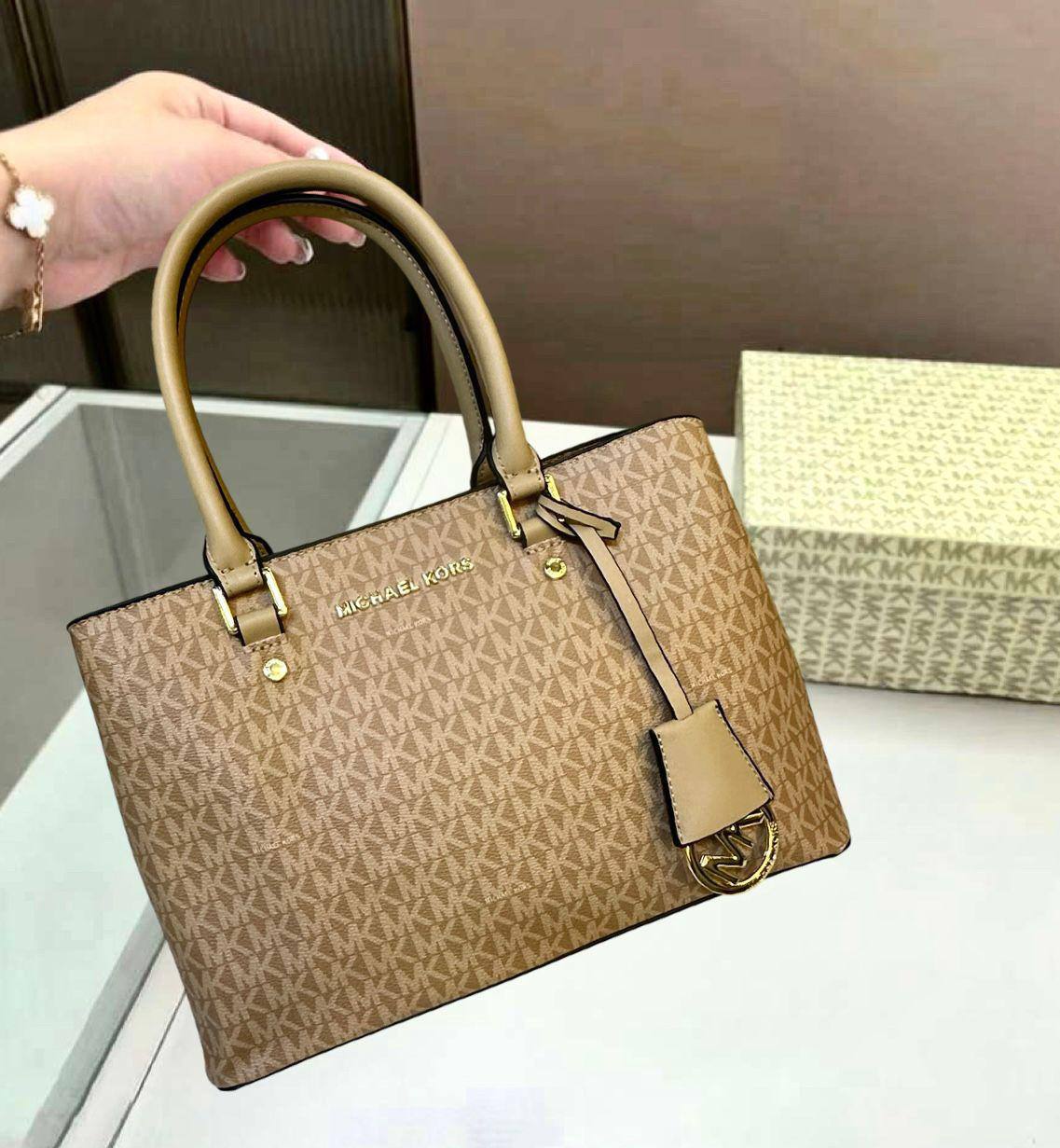 MK 

RESTOCK  

GOOD QUALITY 

110 dhs🇦🇪🇦🇪🇦🇪

Zain17
♥️♥️♥️