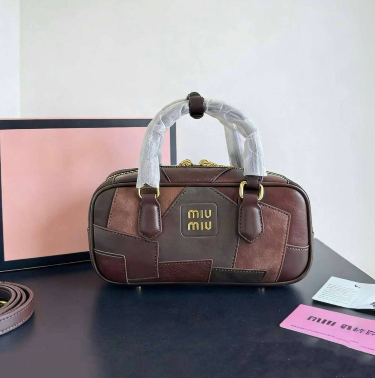 MIU MIU 

COPY ONE NEW CAME 
WITH BOX 
🎁🎁🎁

220 dhs💓
（leather)

Zain39
♥️♥️♥️