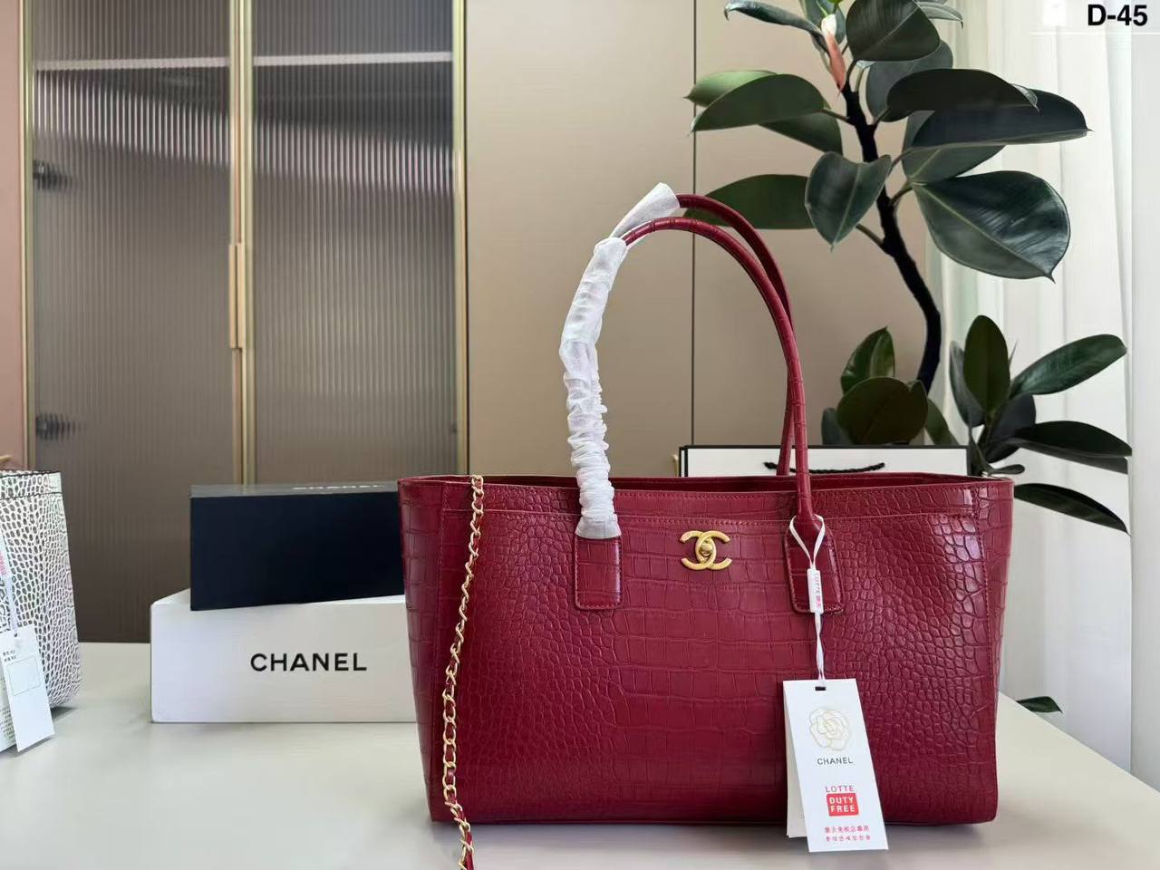Chanel
Master❣️❣️
250 dhs🇦🇪🇦🇪

Zain132
♥️♥️♥️