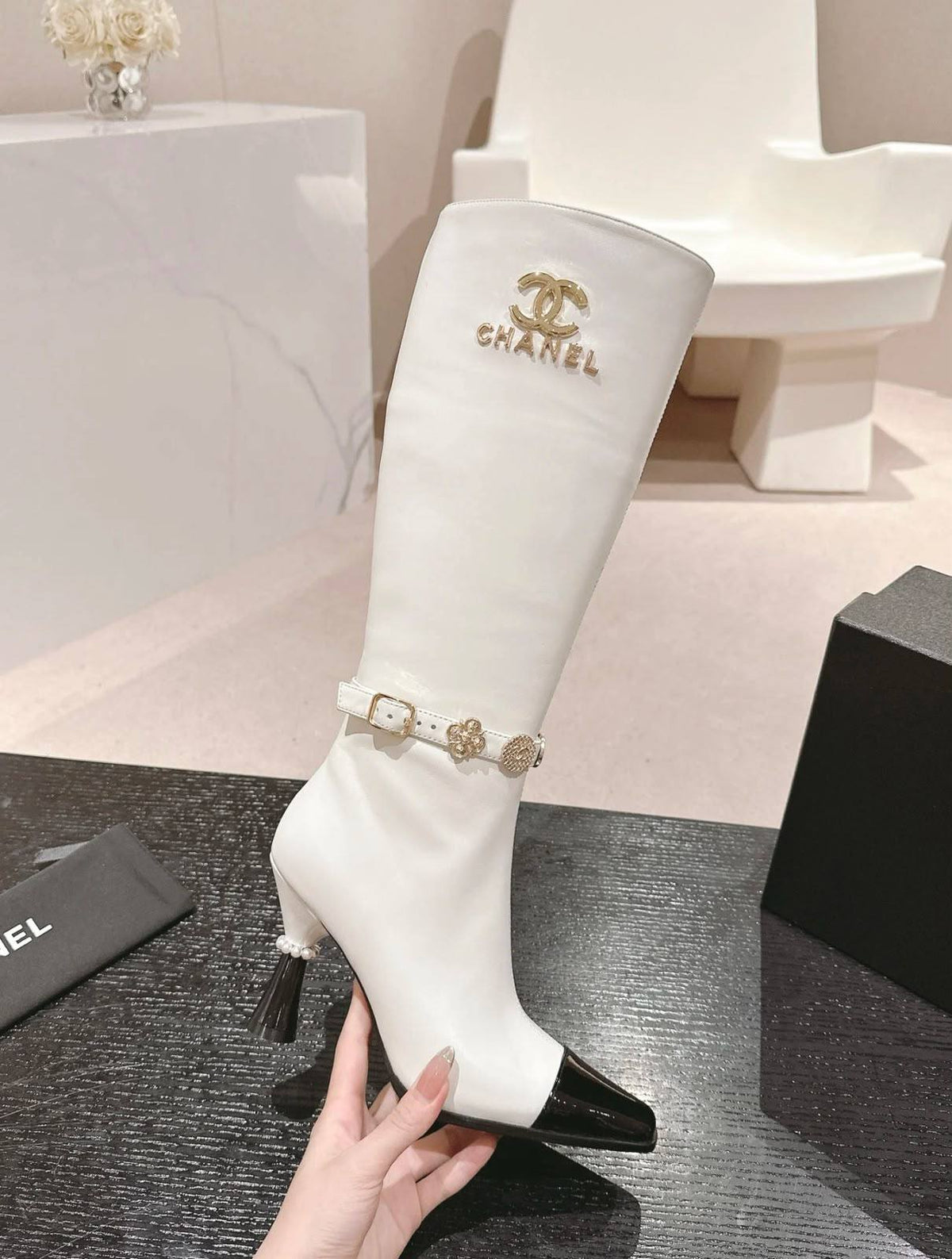 Chanel
High quality🤗
SIZE  ……… 36-42🥳
For Price 👇 WhatsApp✅
0568585901 
0507557372
0552275751 Owner Zain 👌

Zain119
♥️♥️♥️