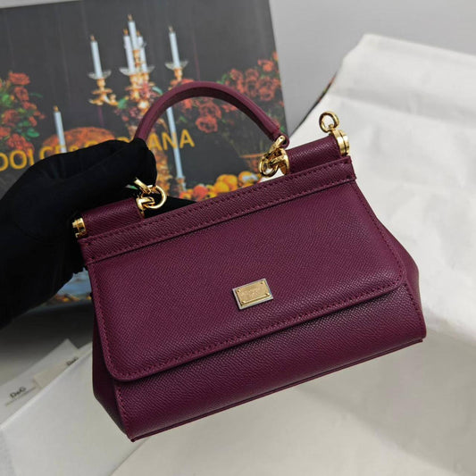 D&g
Master
310 dhs🪙🌨️

Zain192
♥️♥️♥️