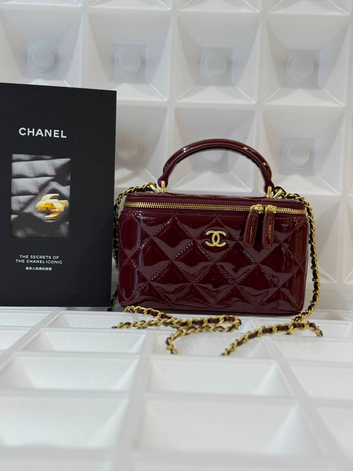 Chanel 
Master✅✅
 17Cm With Box
230 dhs🇦🇪🇦🇪

Zain131
♥️♥️♥️