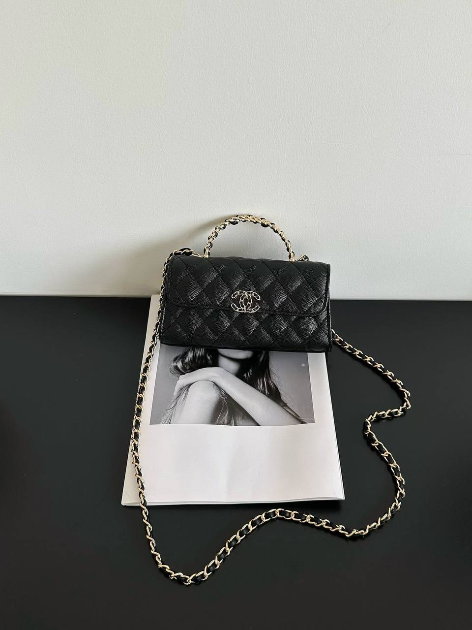 Chanel
100 dhs✅

with box
🎁🎁🎁

Zain143
♥️♥️♥️