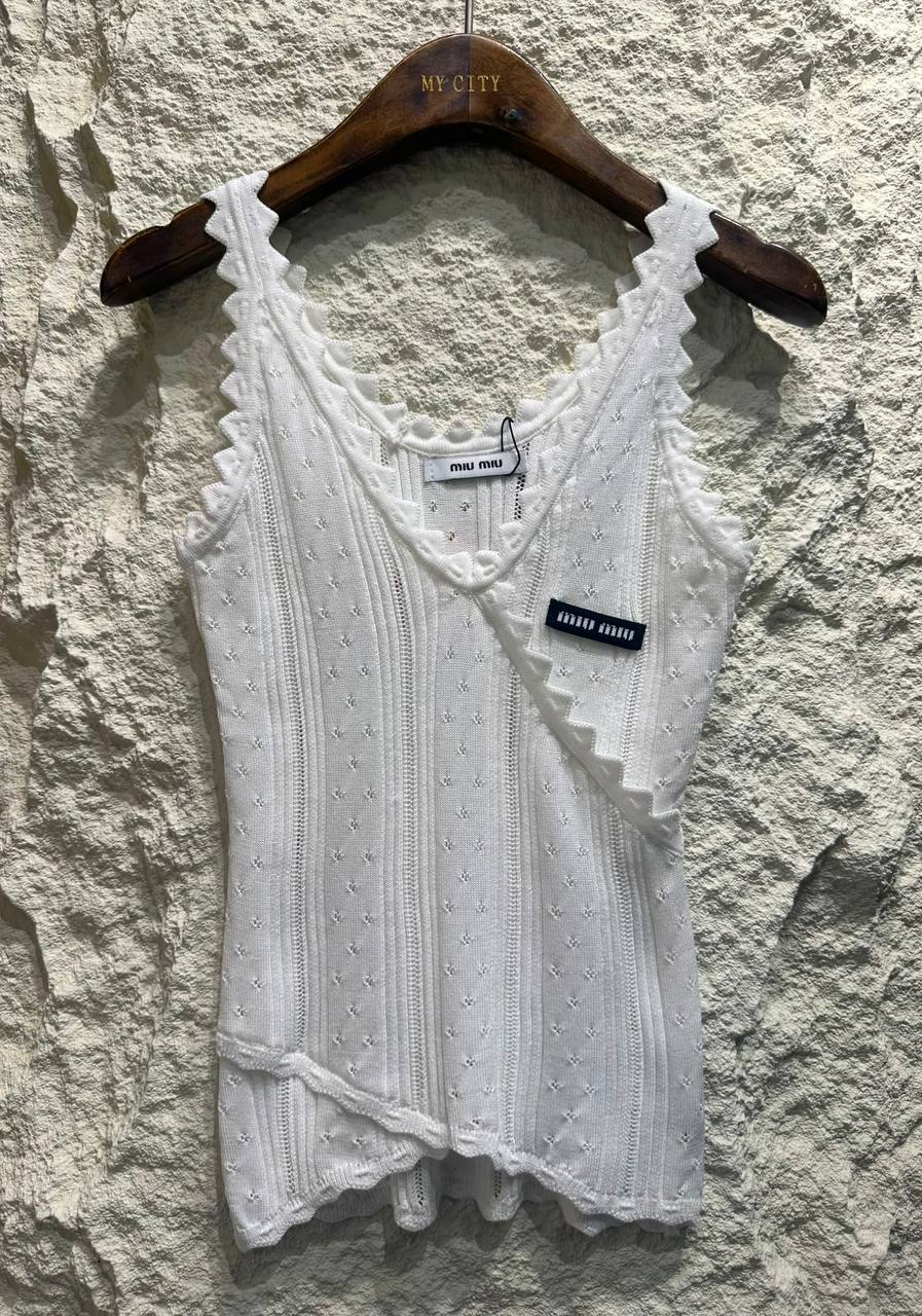 MIU MIU
Women’s Top
Master Quality 
SML
230 dhs✅

Zain276
♥️♥️♥️