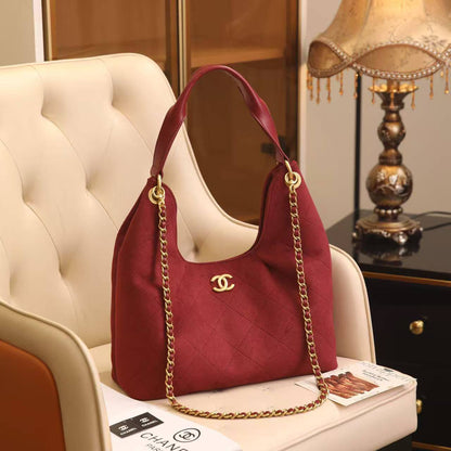 Chanel 
Best quality
100 dhs✅
size 35 Cm

Zain290
♥️♥️♥️