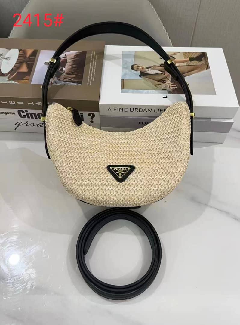 Prada
85 dhs✅
high quality

Zain26
♥️♥️♥️