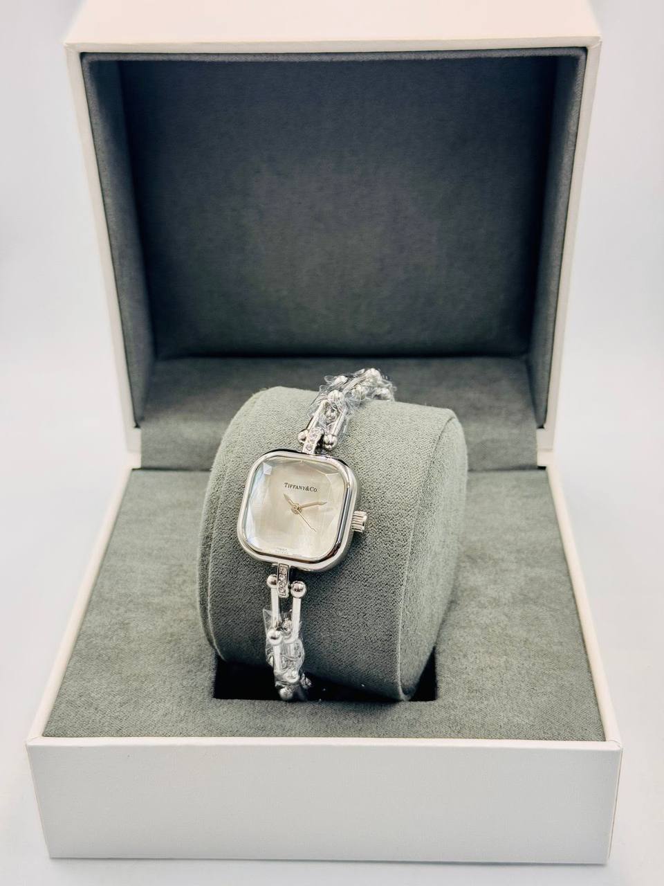Tiffany ladies 
55 dhs🇦🇪🇦🇪

Zain08
♥️♥️♥️