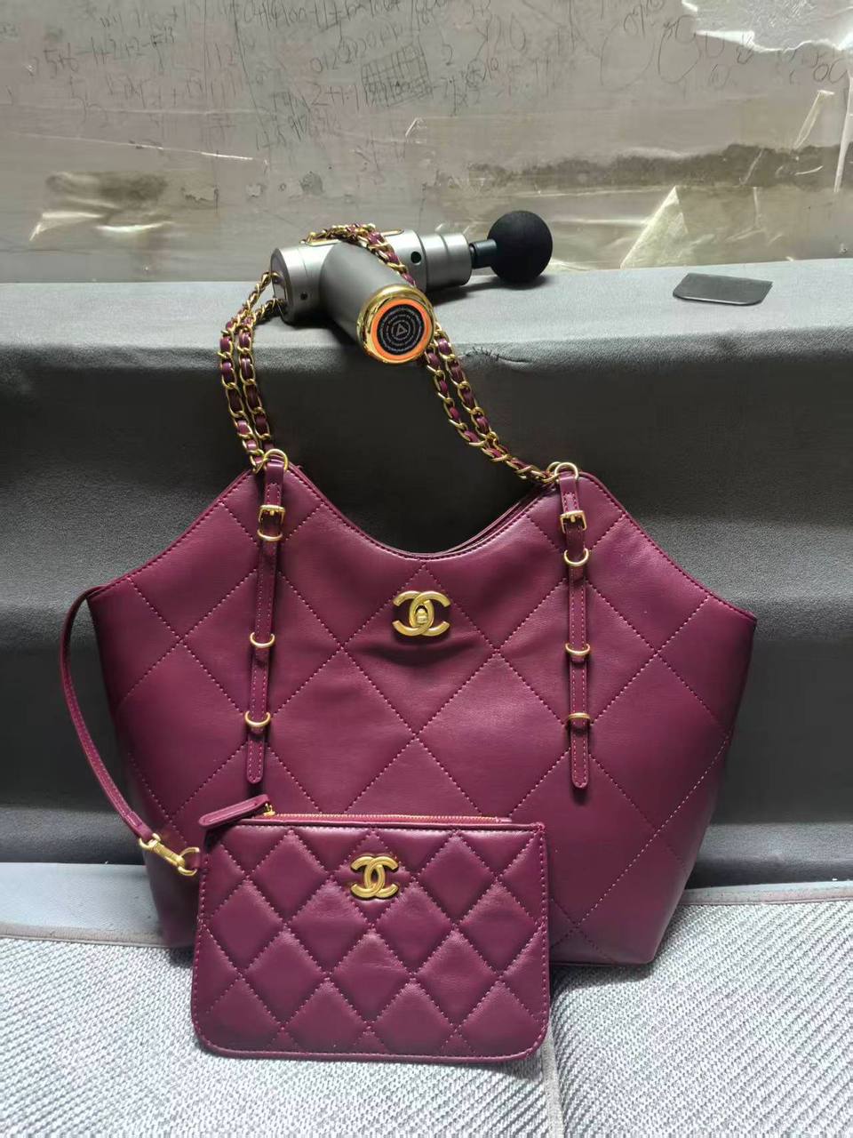 Chanel 
110 dhs💓
Good quality 

Zain253
♥️♥️♥️