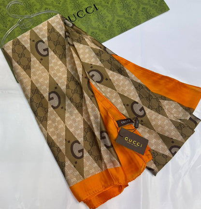 LV - Gucci
Silk scarf 
40 dhs✅
55 dhs✅ 

with box🎁🎁🎁

Zain93
♥️♥️♥️